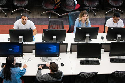 Apply early for uni Apply early for uni